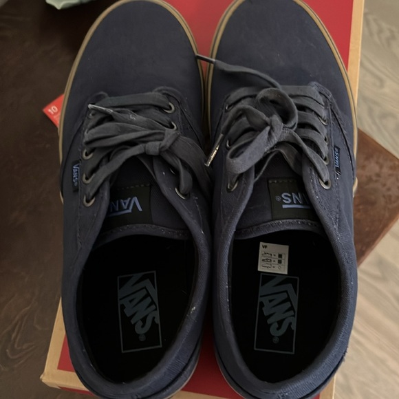Brand new men’s Vans, size 8.5. Navy/ blue - Picture 5 of 5